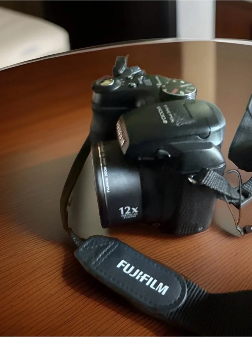 Fujifilm FinePix S1000fd Black Bridge Camera with Strap